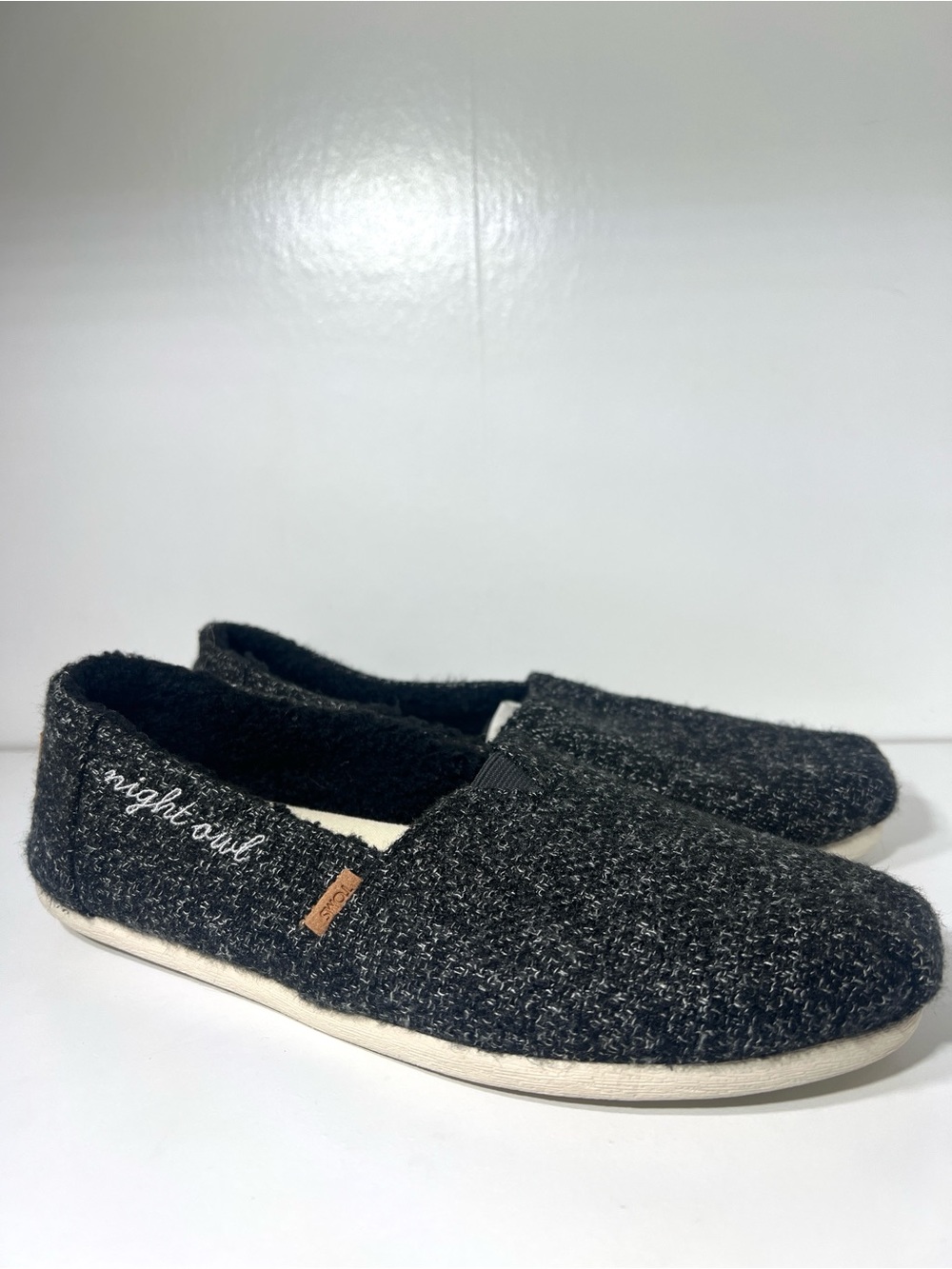 Toms Women Night Owl Embroidered Script
Text Slip On Lined Loafer Size 8.5